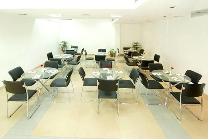 Hotel White Lotus Gurgaon Zewnętrze zdjęcie